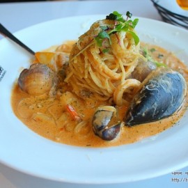 부산 민락동 데이트장소로 유명한 캐주얼 레스토랑