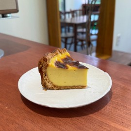 프리미엄 직화 로스팅으로 고소하고 깊은 풍미를 자랑하는 정통프랑스식 플랑 디저트카페