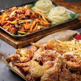 오븐에서 구운 튀기지 않은 고소한 치킨을 다양한 조합으로 먹을 수 있는 맛집