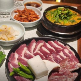 데이트하기 좋은 분위기에 요리의 진심을 담아만드는 오리고기요리 전문점!