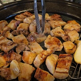 맛있는 고기는 따로 숨겨뒀다는 뒷고기 맛집!