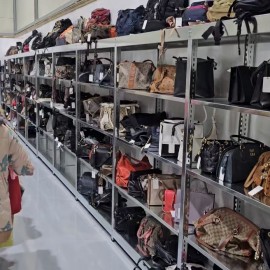 국내, 수입, 명품 브랜드 총 집합! 보세부터 명품까지 모든 종류에 의류를 한 곳에서!