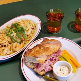 유럽감성 브런치 최고의 식재료로 만드는 분위기 레스토랑