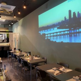 당일 도축한 한우와 쫀득한 육질의 연어 사시미 각종 주류를 맛볼 수있는 미사역 육회 맛집