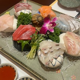 고급진 분위기에 퀄리티있는 모듬회를 즐길 수 있는 맛집