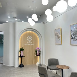 혁신적인 관리 프로그램을 통해 눈에 띄는 피부변화를 보여주는 에스테틱