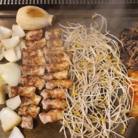 육즙끝내주는 불쇼가 있는 스페셜한 고기집