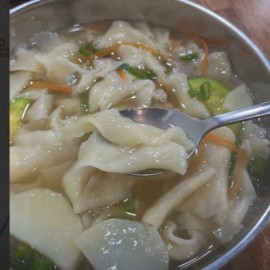 중화역! 와 진짜 육수가 미쳤어요!! 칼칼하고 찐~한 손칼국수 전문맛집