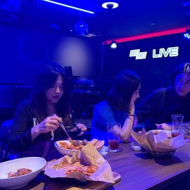 [인천 서구] 혼자와도 좋고 친구랑와도 노래 부르며 재미있게 놀수있는 라이브바 [8090짱 라이브]