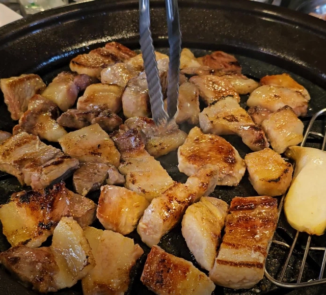 [서울 은평]맛있는 고기는 따로 숨겨뒀다는 뒷고기 맛집! [참돼야지]