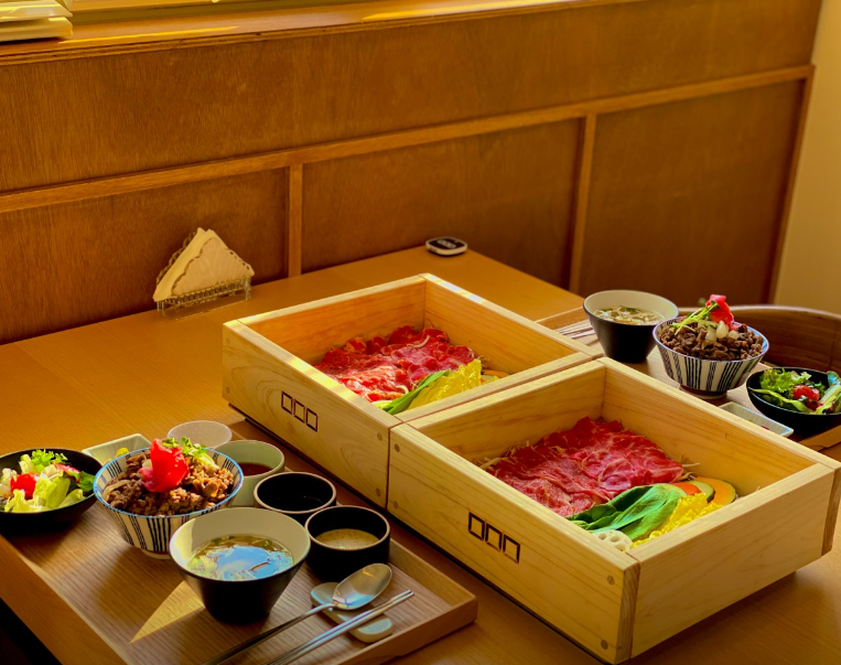 [경기 성남]미사역 미사문화거리에 위치한 편백 샤브샤브와 해산물 덮밥 맛집 [머무를 정 세