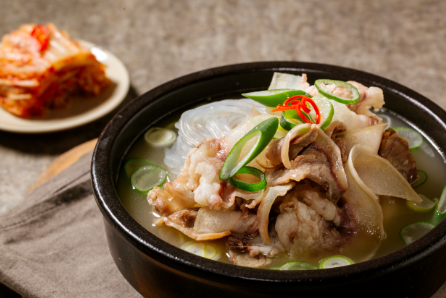 [수원 권선]진한 고기국물에 고명 듬~뿍 올라간 국밥과 육전이 맛있는 수원대표 국밥집 [더