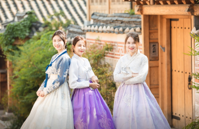 [서울 종로]전통한복, 생활한복, 퓨전한복 등 모든 종류의 한복을 같은 가격으로 제공! [