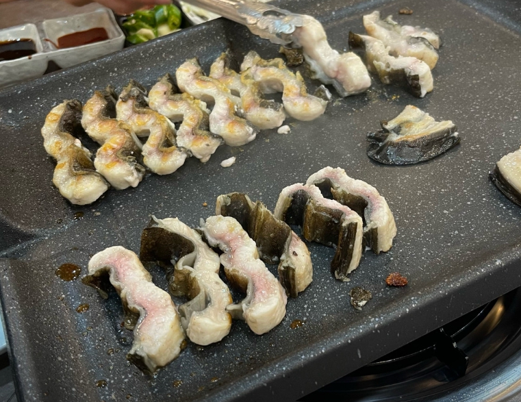 [광주 북구]광주 최대규모 민물장어 고기 무한리필 맛집 [바른민물장어무한리필]