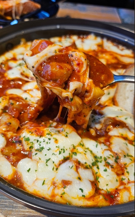 [경기 광주]친숙한 메뉴를 퓨전으로 재해석해서 누구나 맛있게 즐길 수 있는 분위기 좋은 술