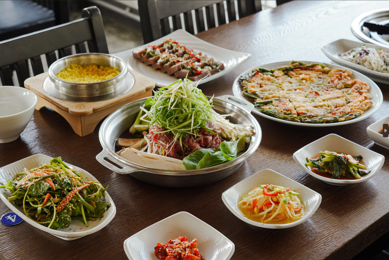 [경기 의왕]백운호수인근에서 경치좋은곳에서 맛있는 한식을 맛볼 수 있는 한식 맛집 [농군의