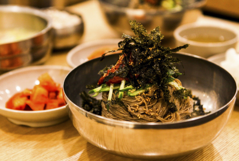 [서울 용산]SBS출연맛집! 시원한 메밀국수! 입에 촥촥 감기는 감칠맛! 메밀국수&전병 맛