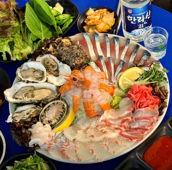 [제주 함덕]노포감성 신선한 모듬회가 끝내주는 맛집! [백록집 제주함덕점]