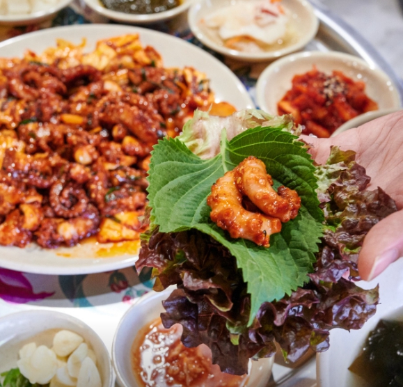[서울 마포]직화낙지 와 보쌈+막국수의 중독적인조합! 한번쯤 먹어봐야 하는 맛집 [오봉집 