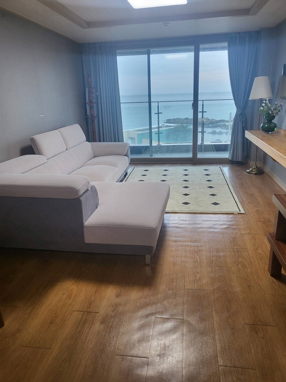 [부산 기장]기장 뷰가 끝내주는 바다뷰 펜션 [리버사이드 펜션]