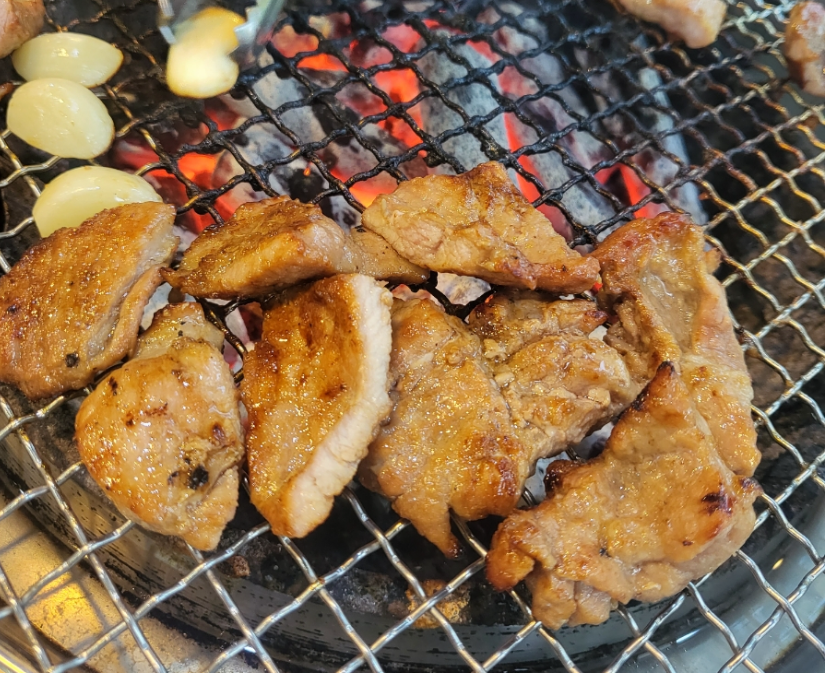 [경기 군포]당정역!! 쫄깃한 식감과 육즙의 양념소갈비살 맛집 [굴다리 본점]