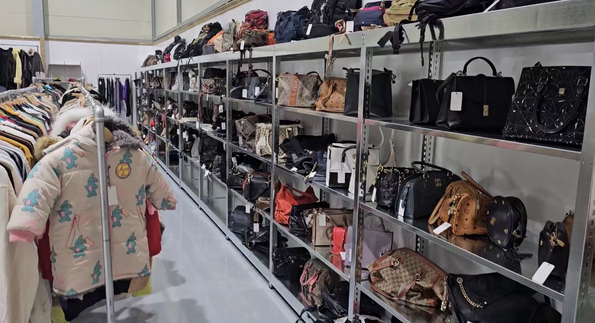 [경북 포항]국내, 수입, 명품 브랜드 총 집합! 보세부터 명품까지 모든 종류에 의류를 한