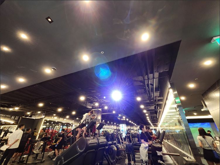 [서울 마포]공덕역! 골프까지 갖춘 연예인 몸매관리전문 강사진! 초호화시설 [휘트니스엠롯데