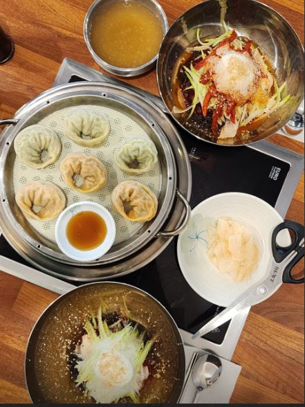 [수원 영통]광교역 앞! 수원지역 No.1 초호화 냉면 맛집 [신기칡냉면]